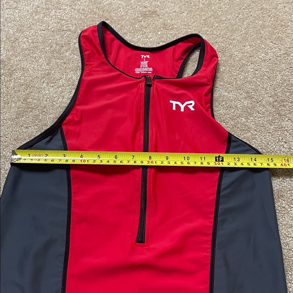TYR Competitor Tank with front zip Size Large - Picture 6 of 8